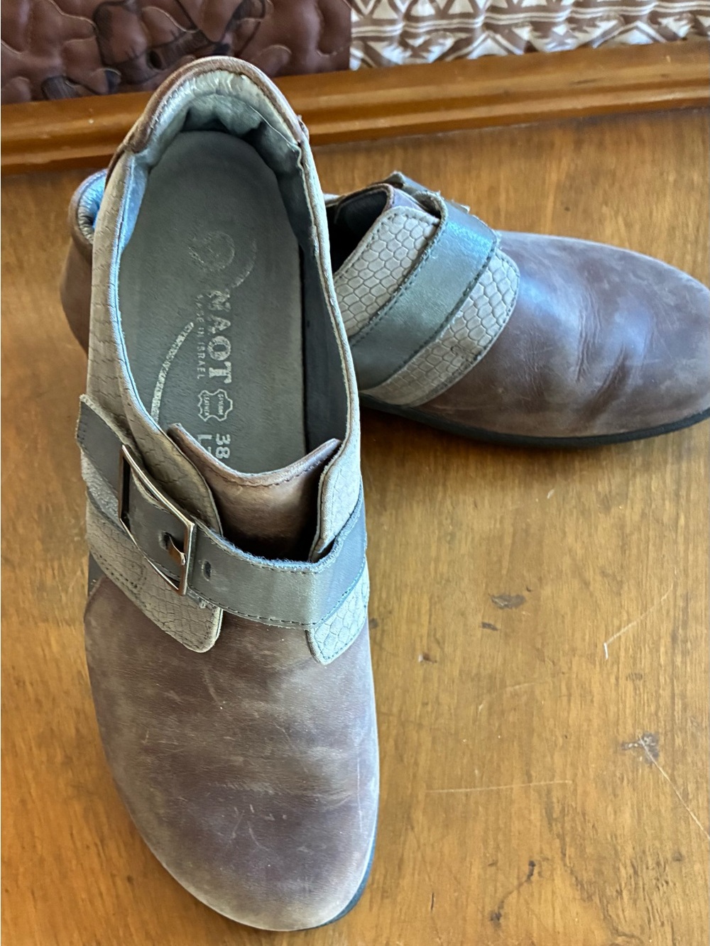 NAOT Women’s Tane Brown Leather Strap Loafers comfort shoes sz 38 (7-7.5)